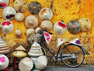Experience Conical Hat Making and Water Puppet at Artist's house